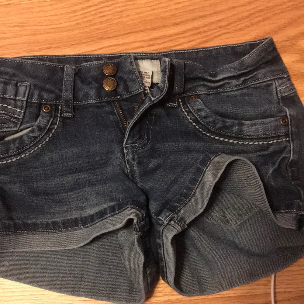 2 button shorts